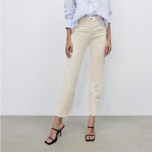 ZARA STRAIGHT LEG JEANS (0/3643/234/712/42) - WHITE - Size 10